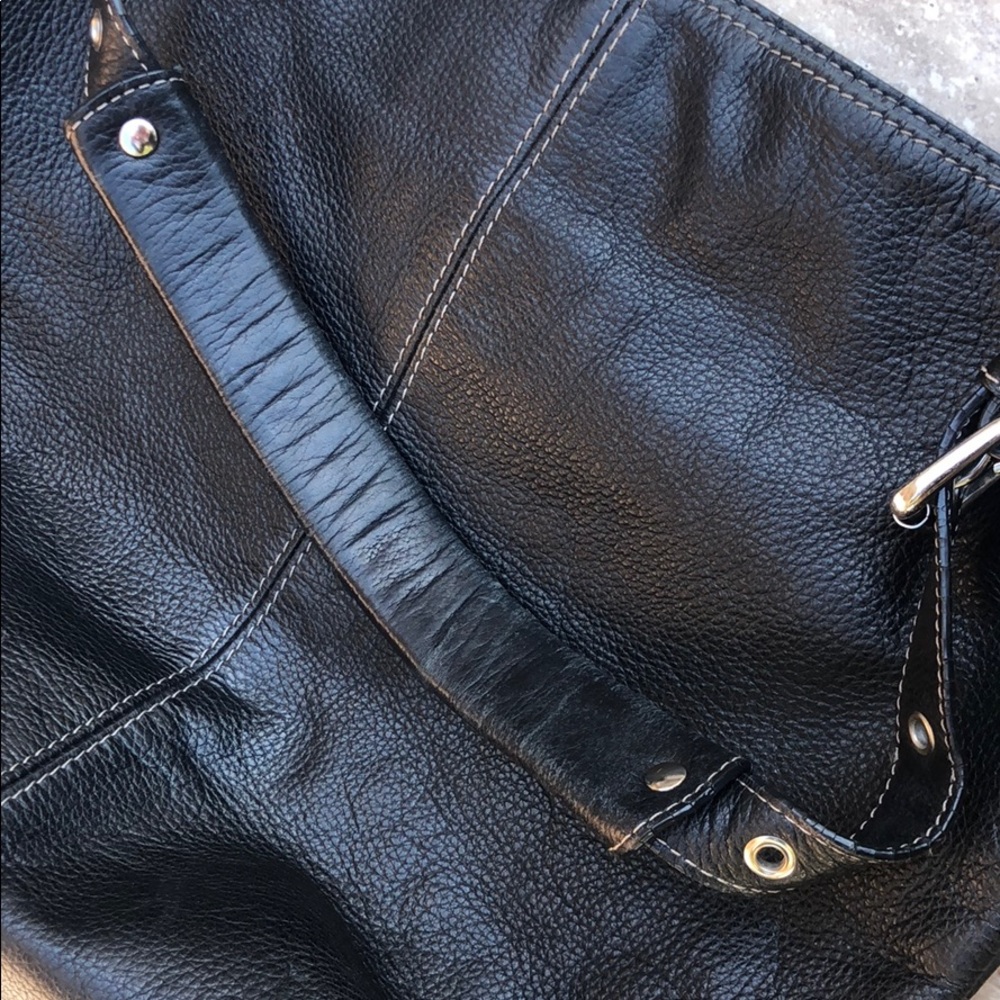 TIGNANELLO Black Pebble Leather Shoulder Bag - Picture 5 of 16